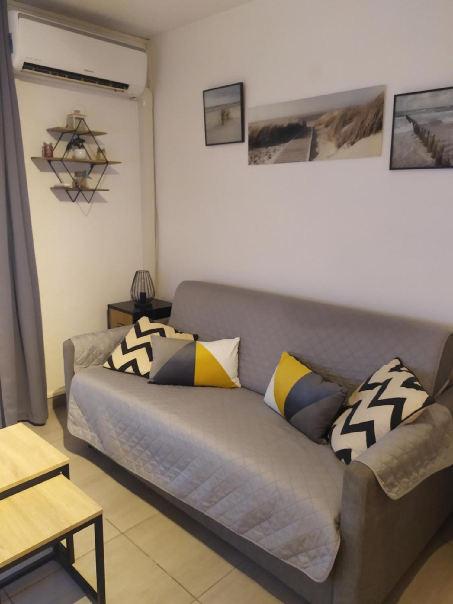 Beau Studio Avec Grande Terrasse ลา กร็องเดอ-ม็อต ภายนอก รูปภาพ